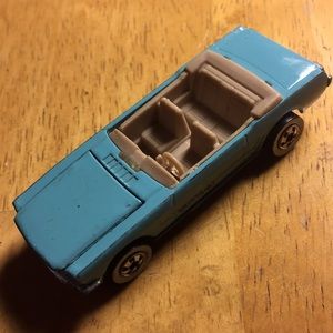hot wheels 1983 mustang convertible